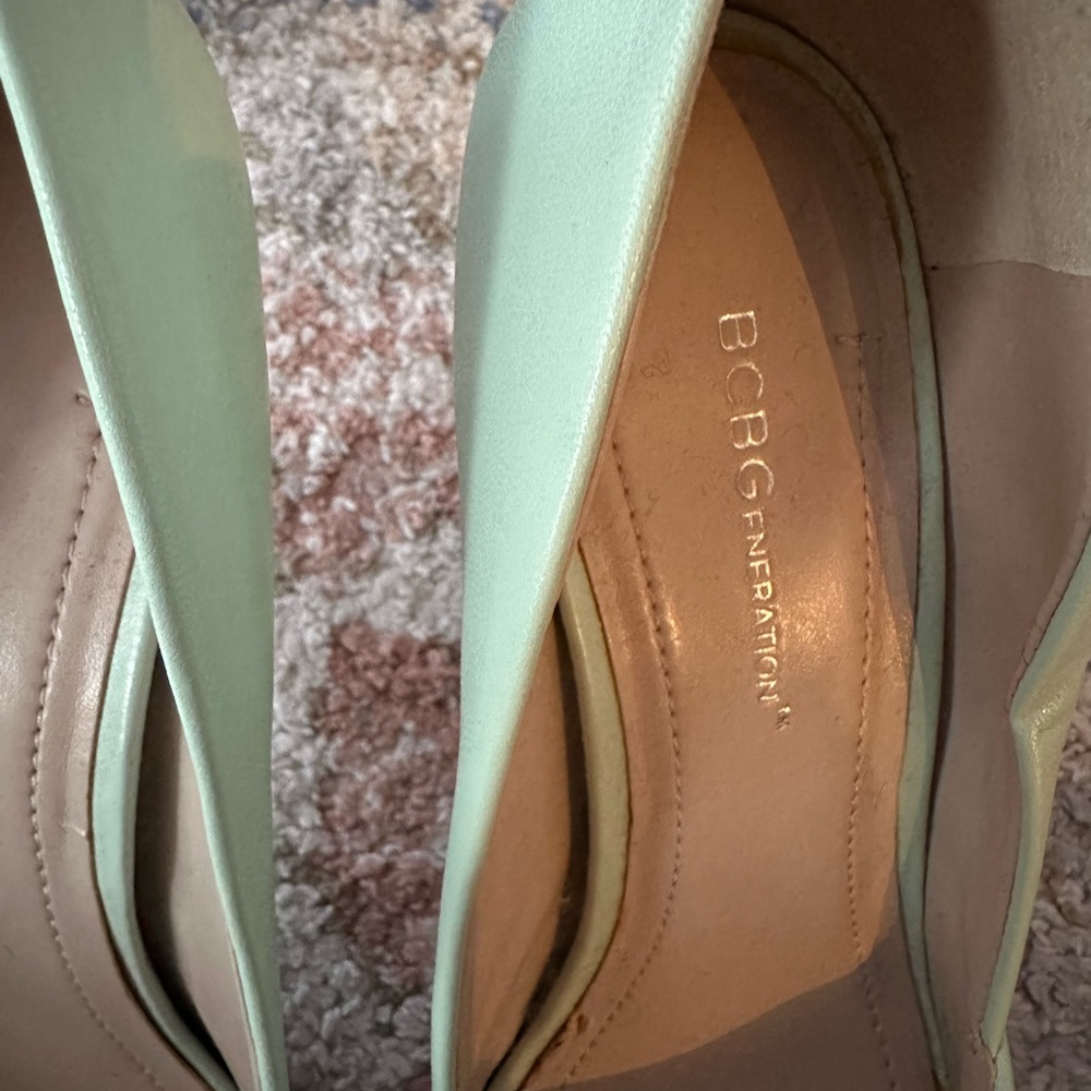 Heels - Picture 4 of 6